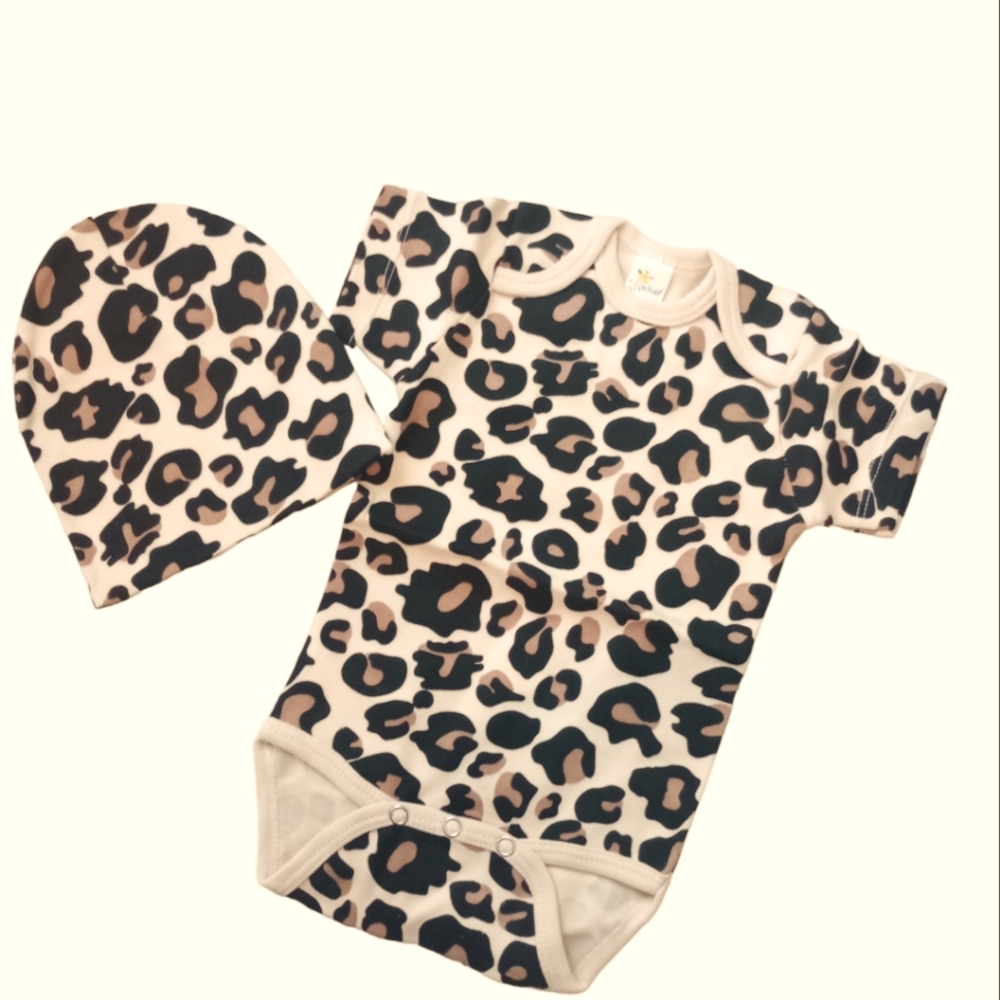 LEOPARD PRINT BABY BODY SUIT (NWOT)